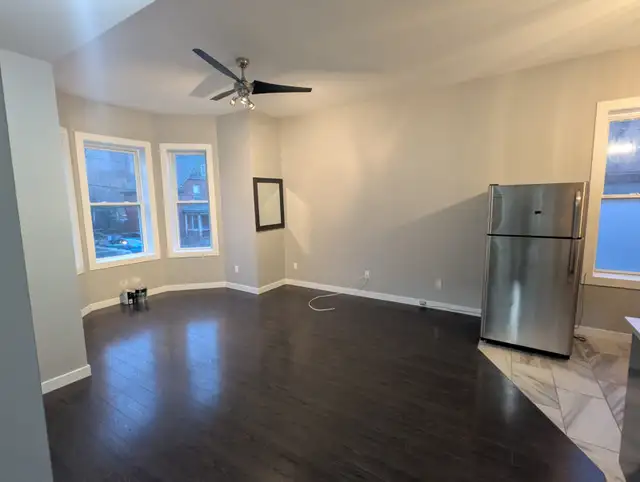 Charming 1-Bedroom Main-Floor Apartment – Downtown Kitchener - Photo 7