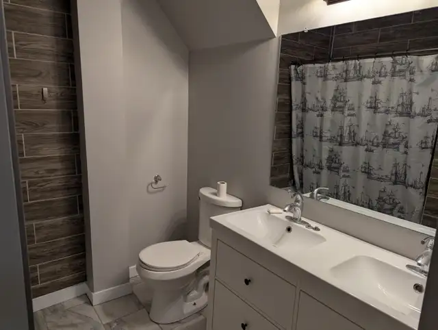 Charming 1-Bedroom Main-Floor Apartment – Downtown Kitchener - Photo 4