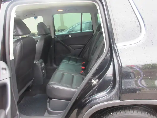 2011 Volkswagen Tiguan SE - Photo 11