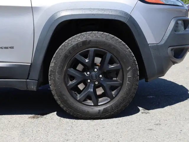2016 Jeep Cherokee - Photo 9