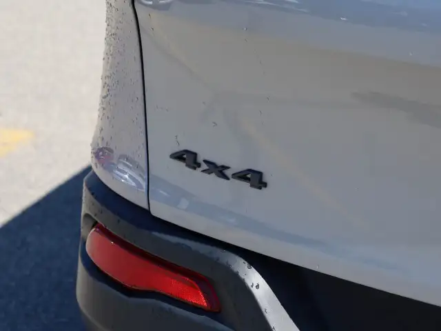 2016 Jeep Cherokee - Photo 10