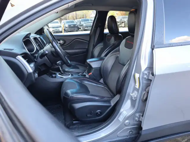 2016 Jeep Cherokee - Photo 19