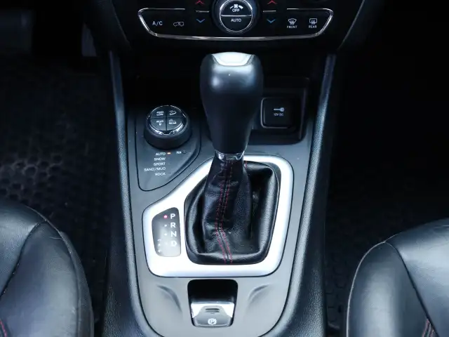 2016 Jeep Cherokee - Photo 24