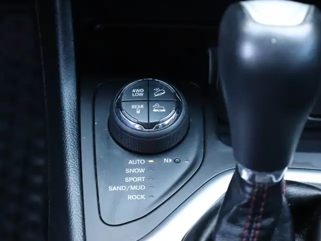 2016 Jeep Cherokee - Photo 25