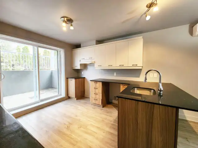 grand 4 1/2, Saint-Hubert - Photo 2