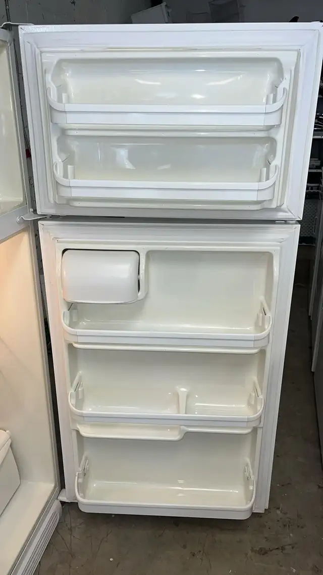 Frigidaire 30" White Refrigerator Fully Tested 30-DayWarranty - Photo 3