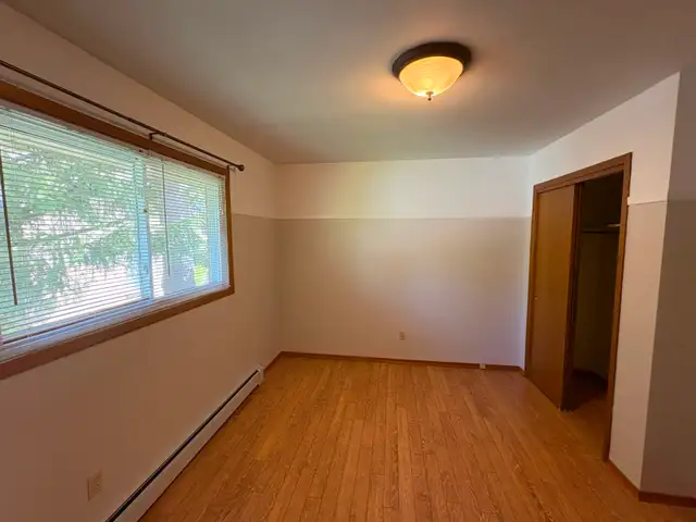 Two Bedroom, great location - Photo 6