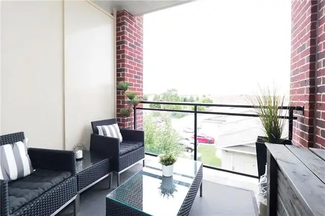 Fully Upgraded South-End Condo for Rent! - Photo 11