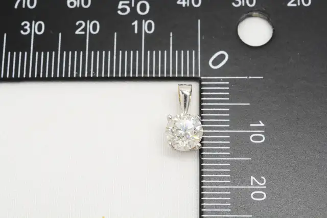 14K 1.04CT DIAMOND PENDANT - Photo 9