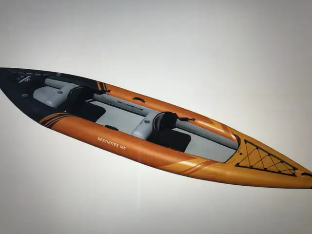 KAYAK GONFLABLE  de Superbe Qualité  ayant servi 5 foi seulement - Photo 2