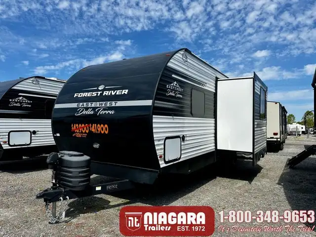 2025 EAST TO WEST DELLA TERRA 241BH Travel Trailer - Photo 2