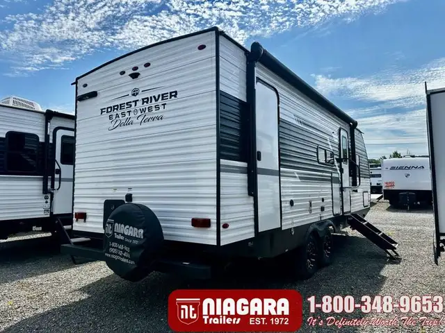 2025 EAST TO WEST DELLA TERRA 241BH Travel Trailer - Photo 5