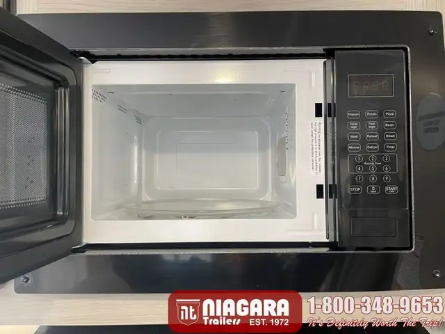 2025 EAST TO WEST DELLA TERRA 241BH Travel Trailer - Photo 15
