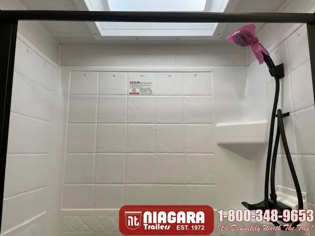 2025 EAST TO WEST DELLA TERRA 241BH Travel Trailer - Photo 22