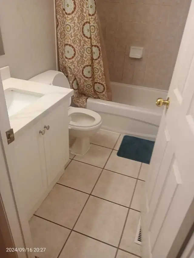 Private/Sharing Room for Rent in Mississauga - Photo 4
