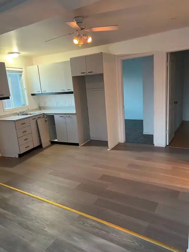 Grand 4 1 / 2, $1290/m, June 1, 7721 Lecourt, 2ed floor - Photo 2