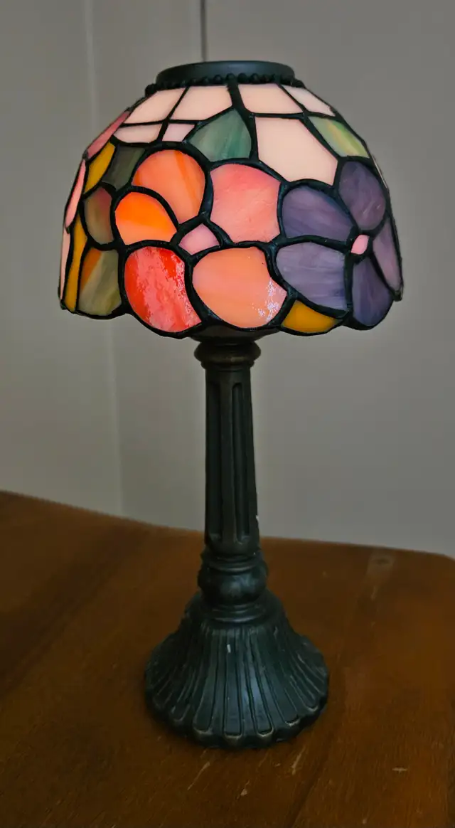 Tiffany Style Lamp Tea Light Candle Holder with Metal Etch Base