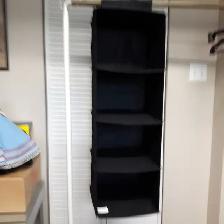 RANGE-TOUTUTILE 4TABLETTES7'x11'À SUSPENDREDANS GARDE-ROBE$10.00