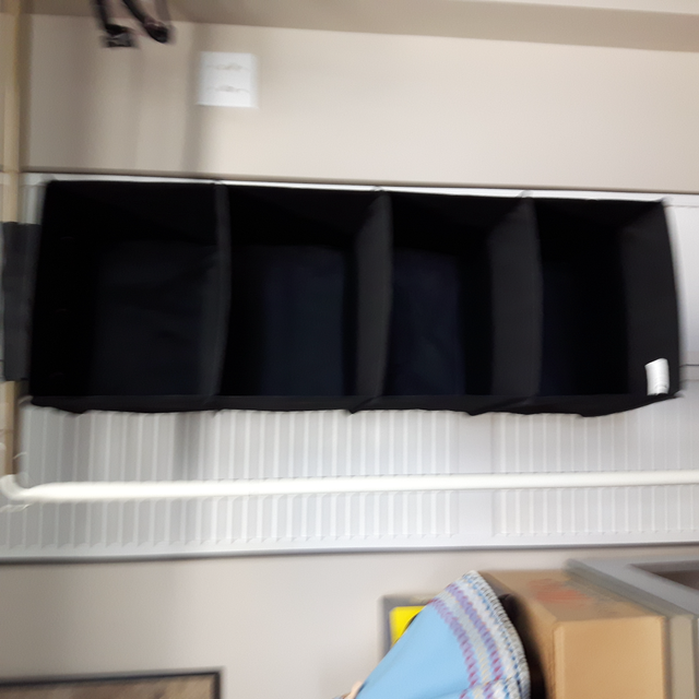 RANGE-TOUTUTILE 4TABLETTES7'x11'À SUSPENDREDANS GARDE-ROBE$10.00 - Photo 2