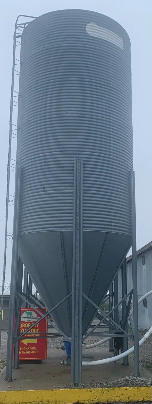 grain bins - Photo 3