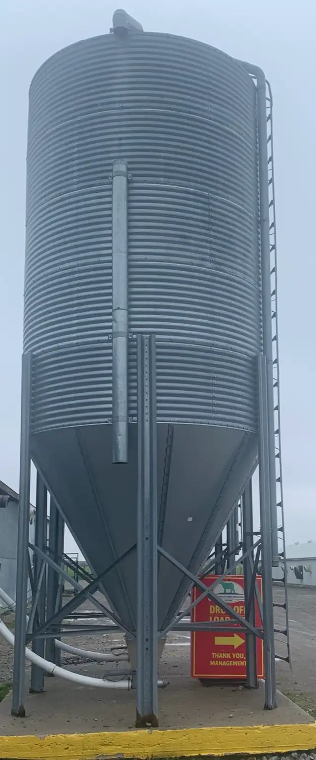 grain bins - Photo 4
