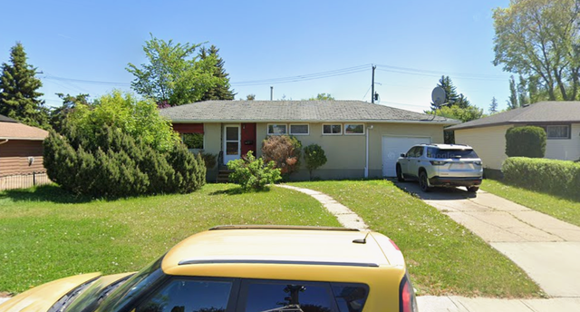 3 Bedroom Main Floor, Large Yard