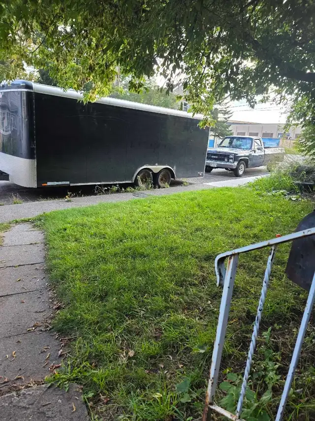 Dump trailer for rent