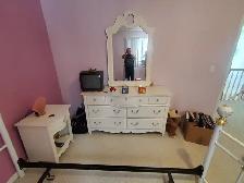 ESTATE SALE QUALITY FINE FURNITURE , BEDROOM SUITS AND MOORE - Photo 5