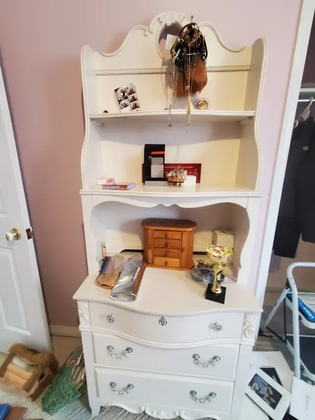 ESTATE SALE QUALITY FINE FURNITURE , BEDROOM SUITS AND MOORE - Photo 6