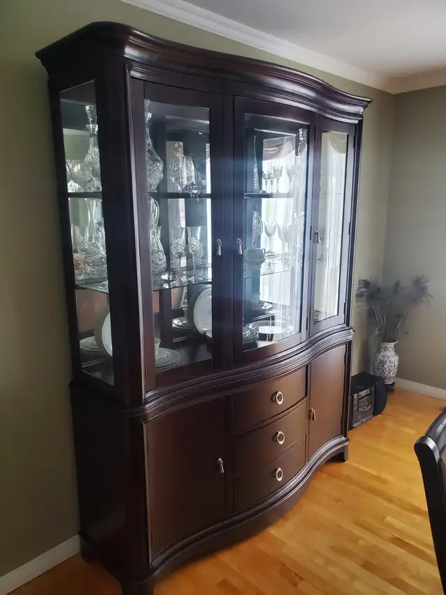 ESTATE SALE QUALITY FINE FURNITURE , BEDROOM SUITS AND MOORE - Photo 7