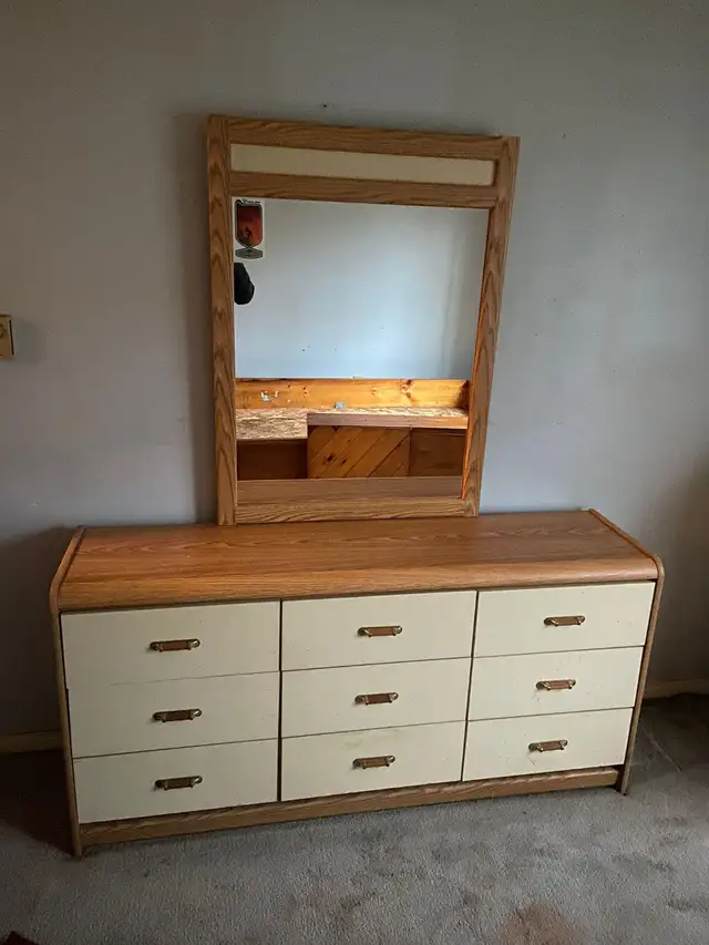 Oak Dresser with Matching Mirror – 9-Drawer Bedroom Storage Set