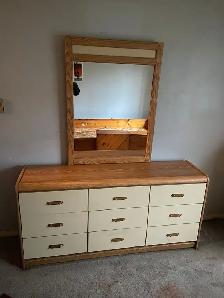 Oak Dresser with Matching Mirror – 9-Drawer Bedroom Storage Set