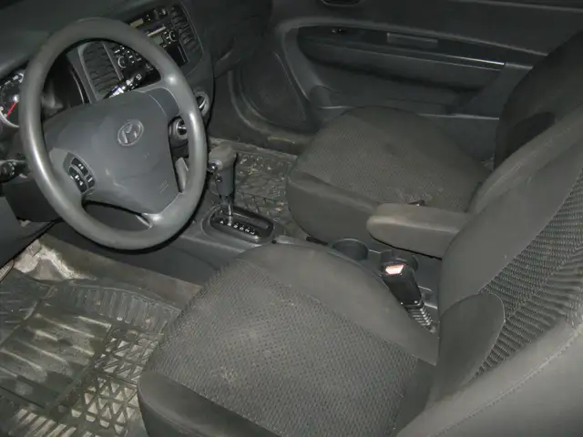 2011 Hyundai Accent GL PETIT BUDGET !! - Photo 9