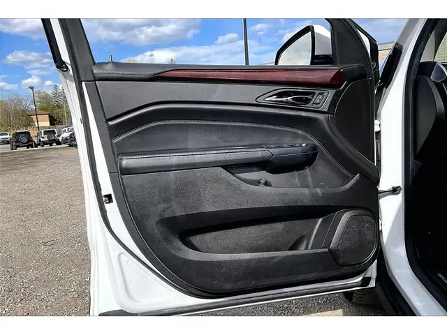 2015 Cadillac SRX Luxury | AS IS | AWD - Photo 18