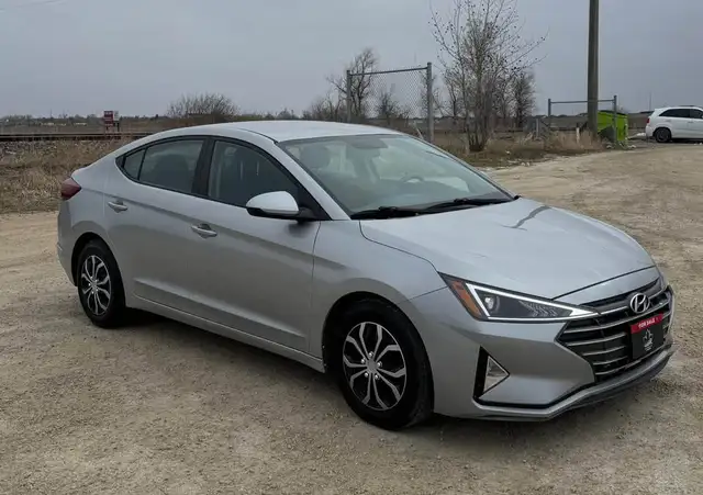 2020 Hyundai Elantra SE - Photo 2