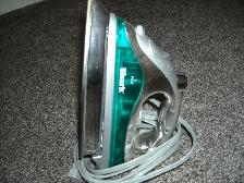 CLOTHES IRON NEW CONDITION