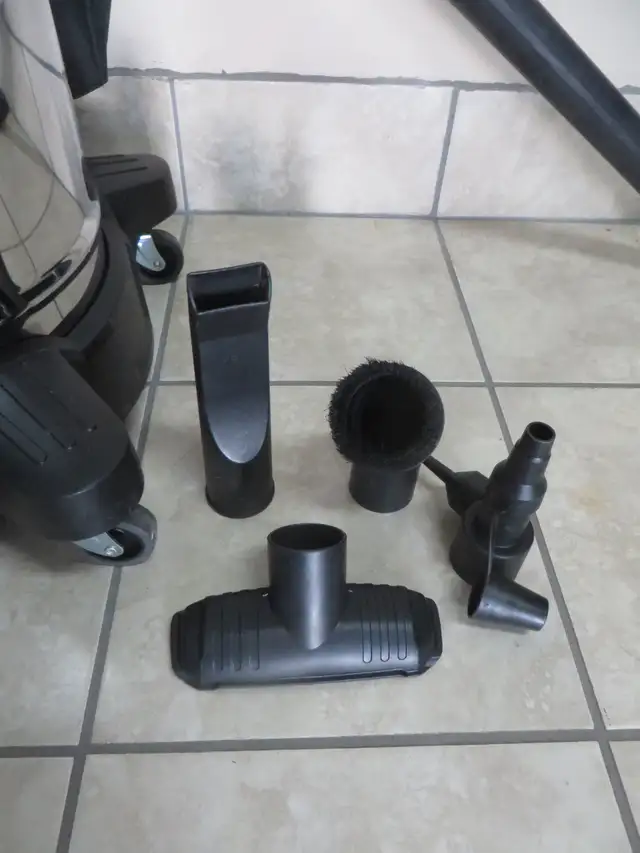 DE WALT WET/DRY VACUUM - Photo 3