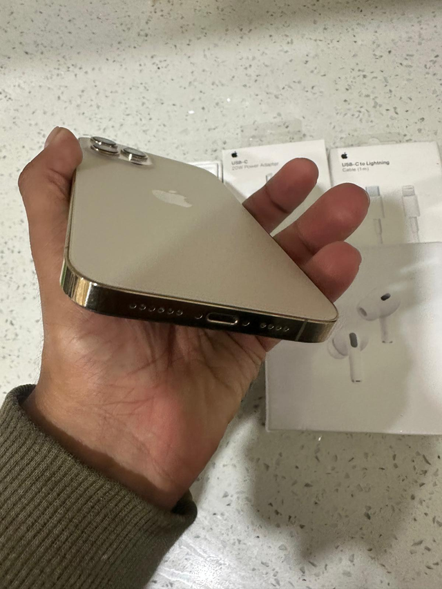 iPhone 12 Pro max 128GB Airpods/Charger Set/Delivery - Photo 2
