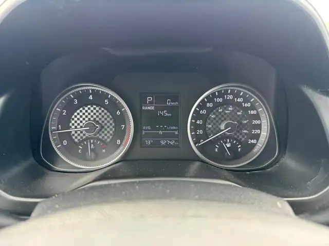 2020 Hyundai Elantra Essential - Photo 11