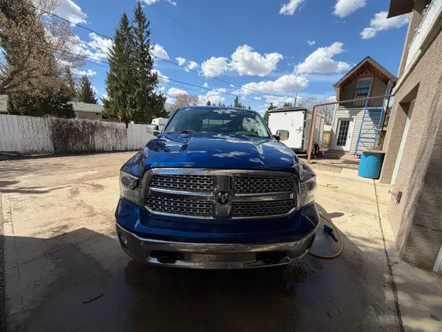Loaded 2016 Ram Laramie 1500 Crew Cab - Photo 2
