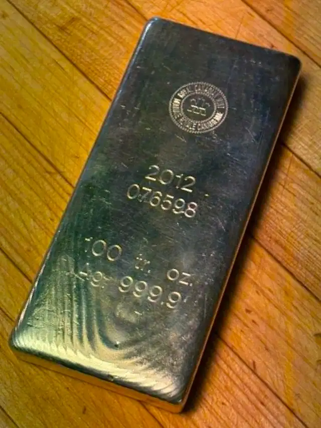 100 oz Royal Canadian Mint  9999 Silver Bar