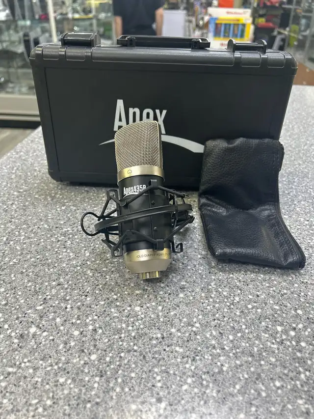 Apex 435B Microphone Kit With Case