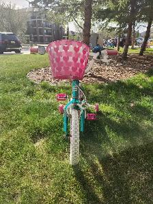 Kids 14' Bicycle with ringer & Basket - Photo 2