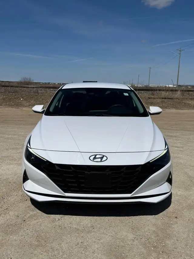 2021 Hyundai Elantra Essential - Photo 2