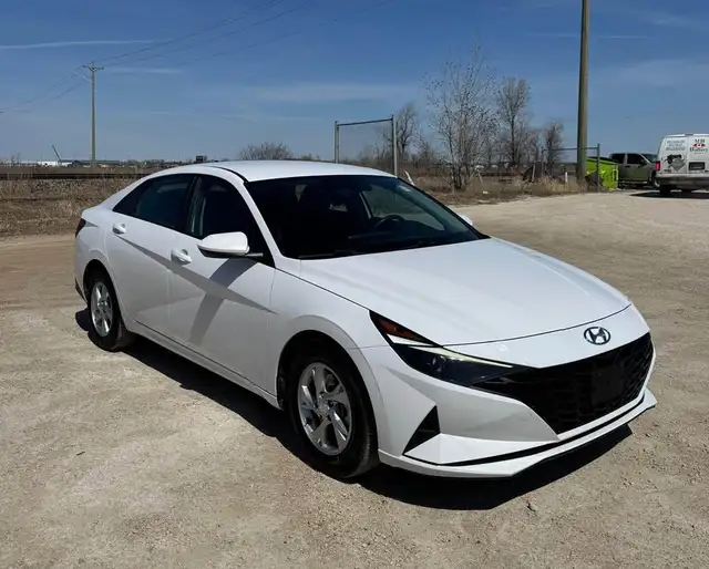 2021 Hyundai Elantra Essential - Photo 5