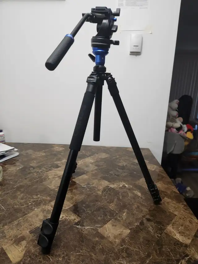 Tripods & dolly