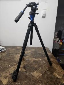Tripods & dolly