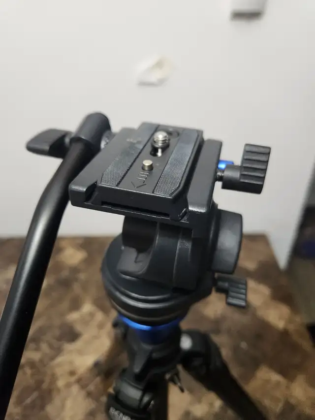 Tripods & dolly - Photo 2