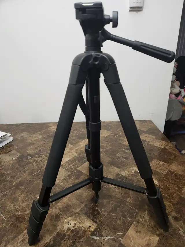 Tripods & dolly - Photo 3