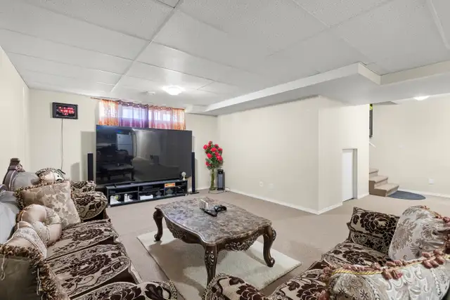 OPEN HOUSE! Rare 6bdrm Gem in West K w/ high income potential! - Photo 8